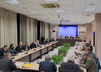 Ζωντανά το Δημοτικό συμβούλιο Κατερίνης με θέμα, μεταξύ άλλων, τον φωτισμό της πόλης