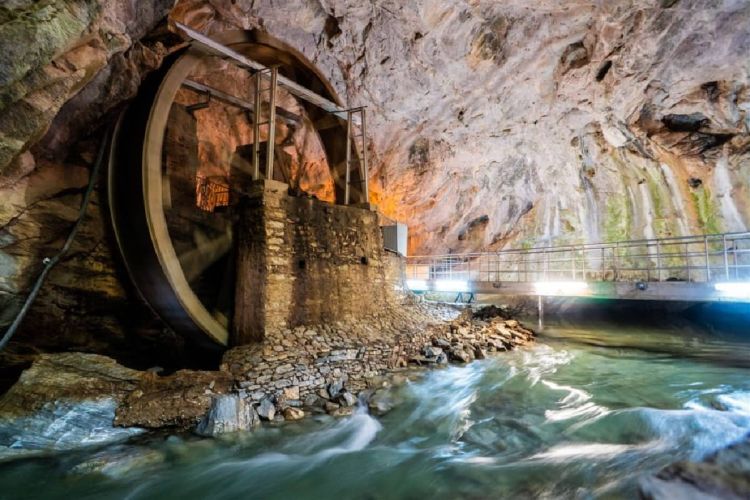 Ημερήσιες εκδρομές με βάση την Κατερίνη – Σπήλαιο ποταμού Αγγίτη