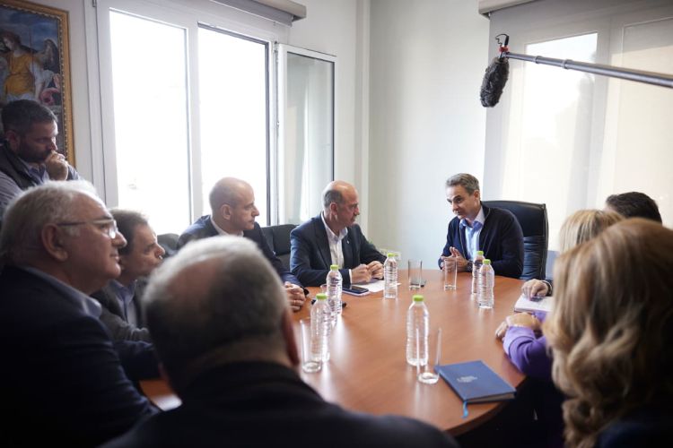 Κυριάκος Μητσοτάκης: 4,5 εκατ. ευρώ για το δίκτυο ύδρευσης Αιγινίου - Επισκέφθηκε τον Κολινδρό και πρότυπη αγελαδοτροφική μονάδα Κυριάκος Μητσοτάκης: 4,5 εκατ. ευρώ για το δίκτυο ύδρευσης Αιγινίου – Επισκέφθηκε τον Κολινδρό και πρότυπη αγελαδοτροφική μονάδα