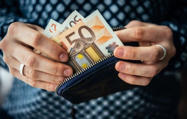 Μία επιπλέον σύνταξη και ένας μισθός με έξι μέτρα - Από το 2024 νέο μισθολόγιο για τους δημοσίους υπάλληλους Μία επιπλέον σύνταξη και ένας μισθός με έξι μέτρα – Από το 2024 νέο μισθολόγιο για τους δημοσίους υπάλληλους