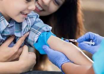 Μεγάλη τέχνη η αιμοληψία και επιστήμη η μικροβιολογία.