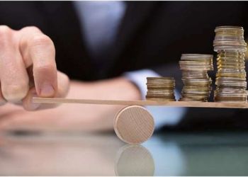 Μισή καραντίνα το κόστος από την ακρίβεια – Οι ανατιμήσεις ροκάνισαν την αγοραστική δύναμη κατά 300 ευρώ