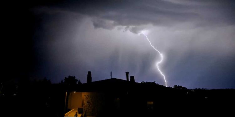 Νέο έκτακτο δελτίο επικίνδυνων φαινομένων της ΕΜΥ: Εξαιρετικά έντονες καταιγίδες σε αυτές τις 12 περιοχές σήμερα (χάρτης) Νέο έκτακτο δελτίο επικίνδυνων φαινομένων της ΕΜΥ: Εξαιρετικά έντονες καταιγίδες σε αυτές τις 12 περιοχές σήμερα