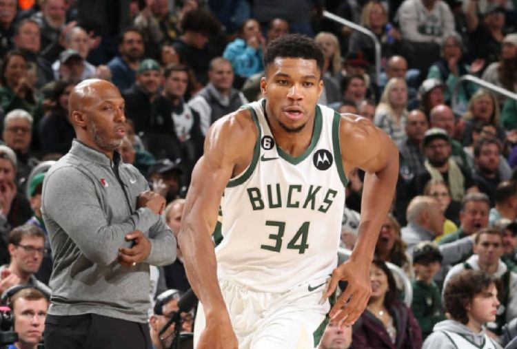 Οι 37 πόντοι του οδοστρωτήρα Γιάννη κόντρα στους Μπλέιζερς (vid)