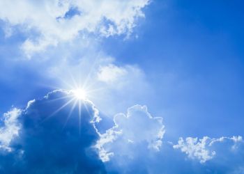 Ο Καιρός σήμερα: Γενικά αίθριος για σήμερα Πέμπτη, με λίγες τοπικές νεφώσεις