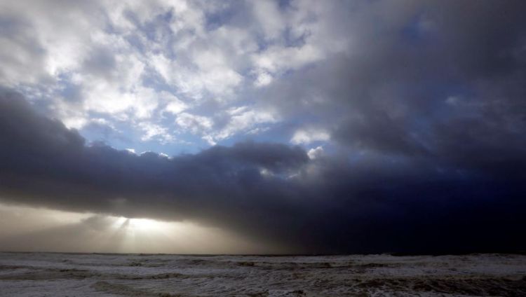 Ο Καιρός σήμερα: Λίγες νεφώσεις και τοπικές βροχές από τις απογευματινές ώρες