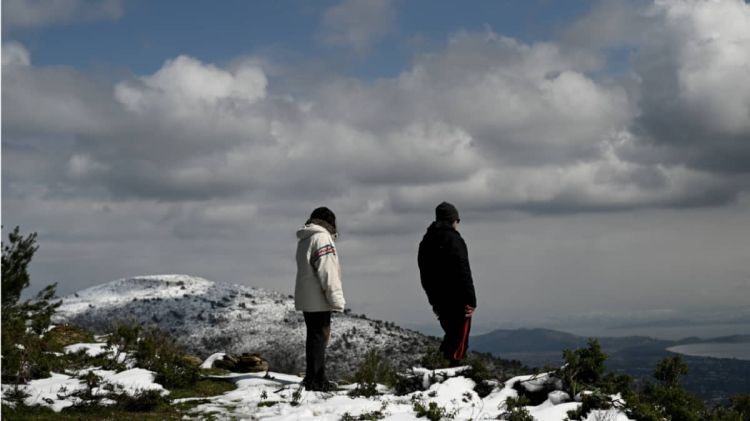 Ο Καιρός σήμερα: Νεφώσεις, με τοπικές βροχές αλλά και χιόνια στα ορεινά
