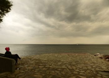 Ο Καιρός σήμερα: Νεφώσεις παροδικά αυξημένες με τοπικές βροχές και σποραδικές καταιγίδες