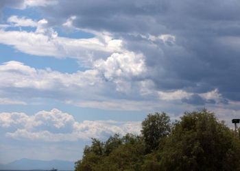 Ο Καιρός σήμερα: Σάββατο με λίγες νεφώσεις παροδικά αυξημένες με πιθανότητα για τοπικές βροχές