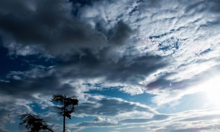 Ο Καιρός σήμερα: Σχεδόν αίθριος, βαθμιαία όμως θα αναπτυχθούν νεφώσεις και θα σημειωθούν τοπικές βροχές