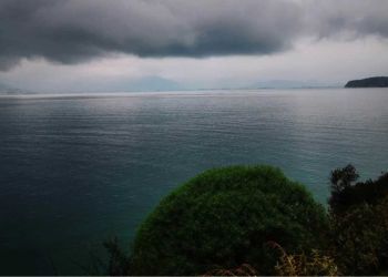 Ο Καιρός σήμερα: Τετάρτη με αυξημένες νεφώσεις με τοπικές βροχές και σποραδικές καταιγίδες