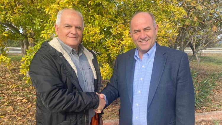 ΣΥΝθεση: Ο Βασίλης Γουλάντας, ο Κώστας Γκίνας και ο Θόδωρος Πατρής από την Καρίτσα θα είναι στο πλευρό του Βαγγέλη Γερολιόλιου ΣΥΝθεση: Ο Βασίλης Γουλάντας, ο Κώστας Γκίνας και ο Θόδωρος Πατρής από την Καρίτσα θα είναι στο πλευρό του Βαγγέλη Γερολιόλιου