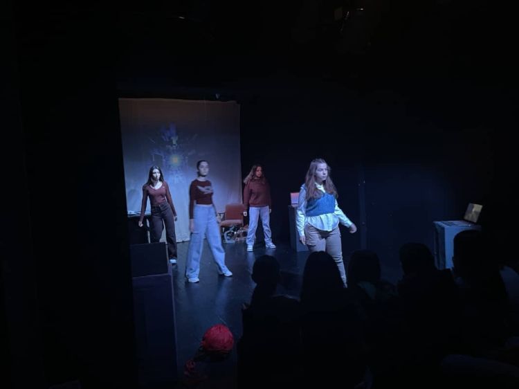 Τα Αικατερίνεια στο θέατρο & στα σχολεία Τα Αικατερίνεια στο θέατρο & στα σχολεία