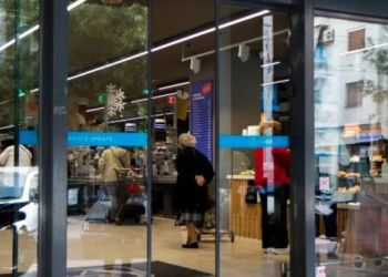 Τα εμπορικά καταστήματα ανοιχτά προαιρετικά αυτή την Κυριακή