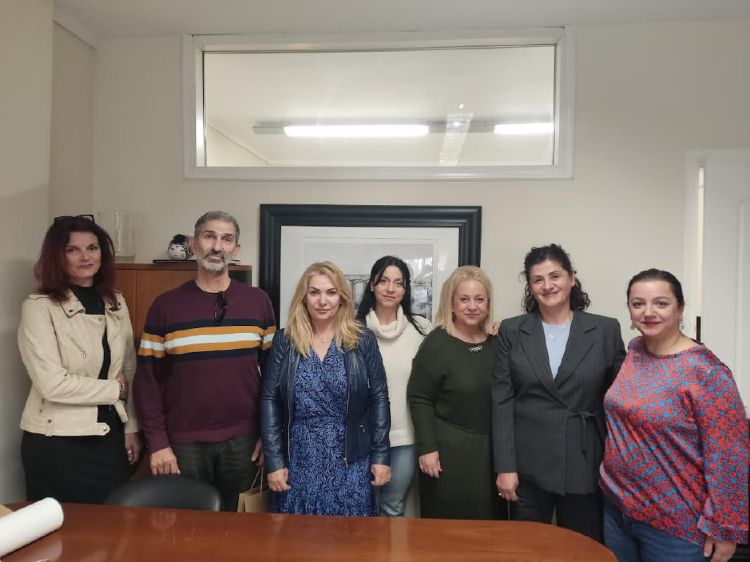 Το Δ.Σ. Ε.Μ.Π. στη βουλευτή Πιερίας Άννα Μάνη Το Δ.Σ. Ε.Μ.Π. στη βουλευτή Πιερίας Άννα Μάνη