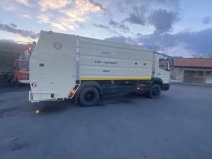 Δήμος Δίου Ολύμπου: Ενίσχυση του στόλου καθαριότητας με νέο καδοπλυντήριο όχημα