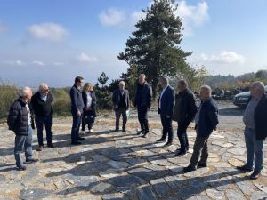 Δήμος Κατερίνης – Άνω Μηλιά: Ήπιες παρεμβάσεις για την αισθητική – λειτουργική αναβάθμιση στον περίβολο του Πύργου των Λαζαίων