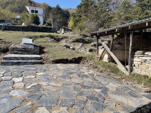 Δήμος Κατερίνης – Άνω Μηλιά: Ήπιες παρεμβάσεις για την αισθητική – λειτουργική αναβάθμιση στον περίβολο του Πύργου των Λαζαίων