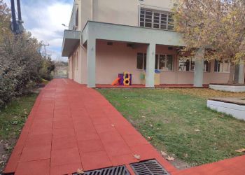 Δήμος Κατερίνης: Νέος τάπητας ασφαλείας στον αύλειο χώρο του Ειδικού Δημοτικού Σχολείου & Νηπιαγωγείου