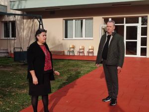 Δήμος Κατερίνης: Νέος τάπητας ασφαλείας στον αύλειο χώρο του Ειδικού Δημοτικού Σχολείου & Νηπιαγωγείου