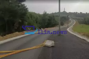 Ηλεία: «Θεϊκή» ασφαλτόστρωση σε δρόμο με τις παγίδες να παραμένουν