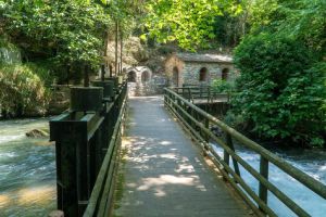 Ημερήσιες εκδρομές με βάση την Κατερίνη – Σπήλαιο ποταμού Αγγίτη