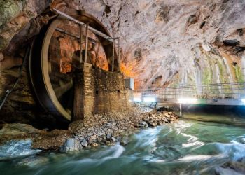 Ημερήσιες εκδρομές με βάση την Κατερίνη – Σπήλαιο ποταμού Αγγίτη
