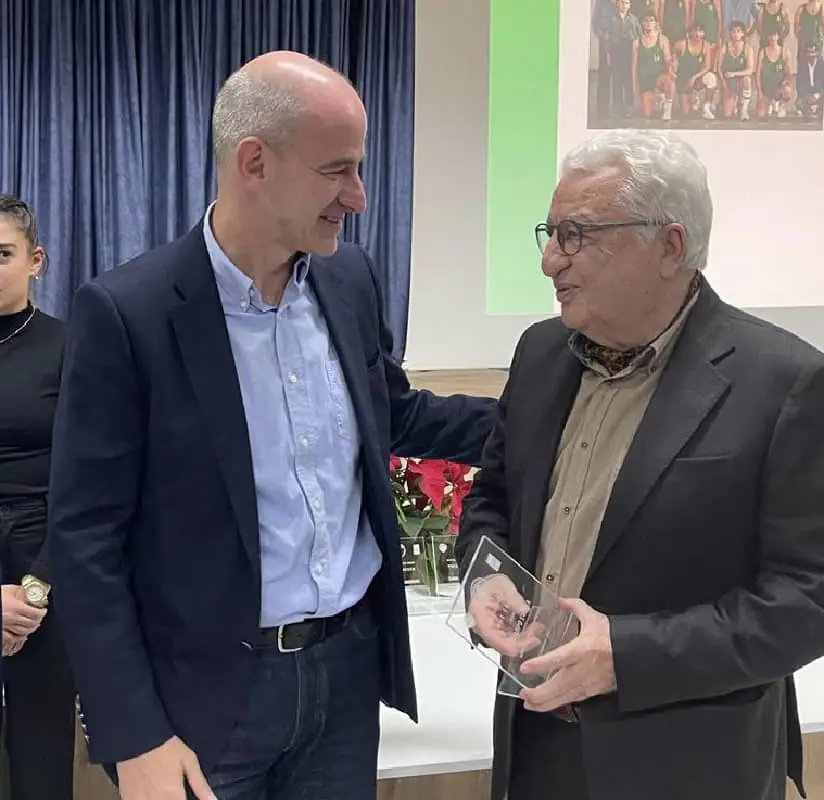 Ο ΑΡΧΕΛΑΟΣ σημαντικό κεφάλαιο της ζωής του Φ.Μπαραλιάκου Ο ΑΡΧΕΛΑΟΣ σημαντικό κεφάλαιο της ζωής του Φ.Μπαραλιάκου