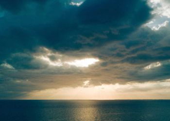 Ο Καιρός σήμερα: Κυριακή με αυξημένες νεφώσεις με τοπικές βροχές