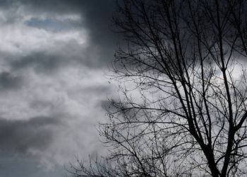 Ο Καιρός σήμερα: Νεφώσεις παροδικά αυξημένες με τοπικές βροχές