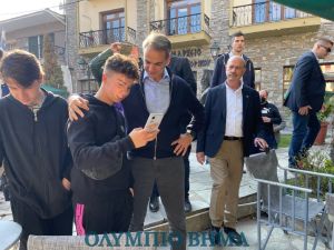 Ο Πρωθυπουργός Κυριάκος Μητσοτάκης στo Κολινδρό Πιερίας (εικόνες + βίντεο)