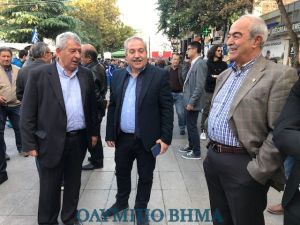 Περιμένοντας τον πρωθυπουργό Κυριάκο  Μητσοτάκη