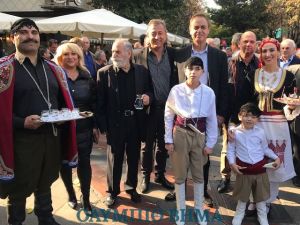 Περιμένοντας τον πρωθυπουργό Κυριάκο  Μητσοτάκη