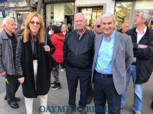 Περιμένοντας τον πρωθυπουργό Κυριάκο  Μητσοτάκη