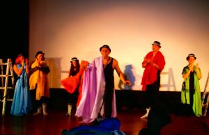 Το 15ο νηπιαγωγείο Κατερίνης γνωρίζει το θέατρο Το 15ο νηπιαγωγείο Κατερίνης γνωρίζει το θέατρο