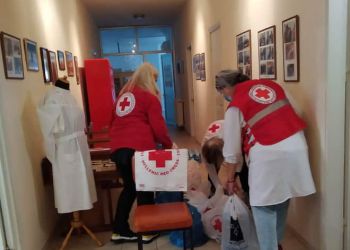 Δέματα αγάπης από τον Ερυθρό Σταυρό Κατερίνης