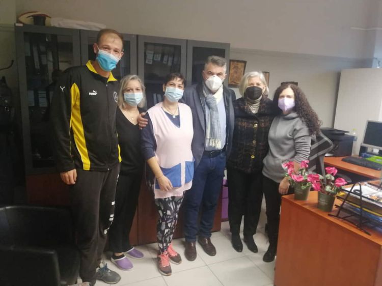 Δημήτρης Μπέης – Επίσκεψη σε δομές Ψυχικής υγείας του Νομού Πιερίας για ευχές και καλά Χριστούγεννα