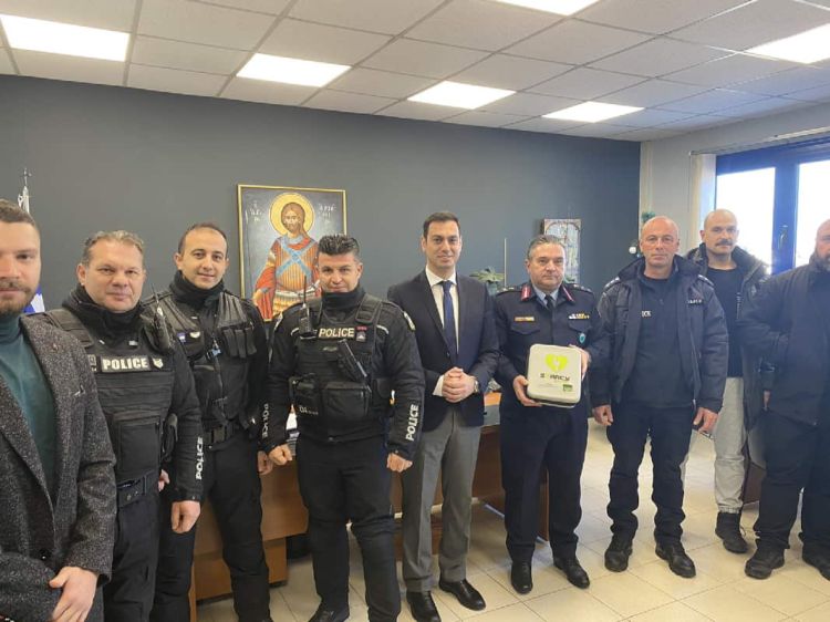 Δωρεά απινιδωτή στην Ομάδα ΔΙ.ΑΣ. Κατερίνης