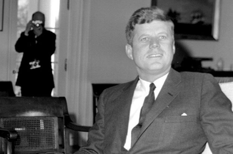 ΗΠΑ: Στη δημοσιότητα δόθηκαν τα αρχεία για τη δολοφονία Κένεντι ΗΠΑ: Στη δημοσιότητα δόθηκαν τα αρχεία για τη δολοφονία Κένεντι