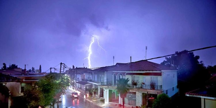 Κακοκαιρία ΑΡΙΕΛ: Εξασθένηση από το απόγευμα -Πού αναμένονται έντονα φαινόμενα Κακοκαιρία ΑΡΙΕΛ: Εξασθένηση από το απόγευμα Πού αναμένονται έντονα φαινόμενα