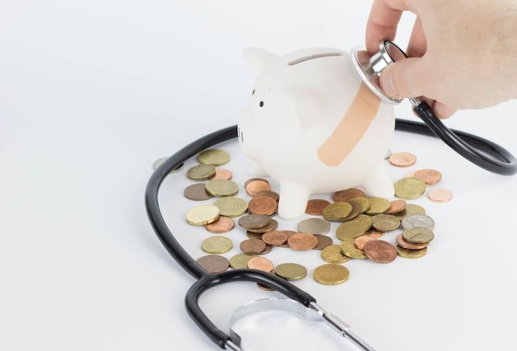 Καταστροφικές οι δαπάνες στους ασθενείς για αγορά φαρμάκων – Ανεπαρκής η χρηματοδότηση της φαρμακευτικής δαπάνης