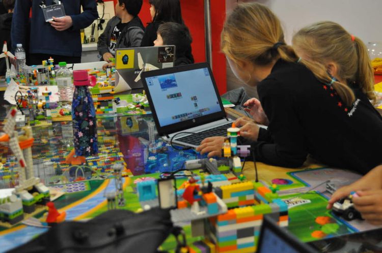 Ολοκλήρωση των Χριστουγεννιάτικων Φεστιβάλ Εκπαιδευτικής Ρομποτικής στην Θεσσαλονίκη