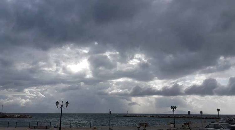 Ο Καιρός σήμερα: Για σήμερα Πέμπτη, γενικά αίθριος με αραιές νεφώσεις από το απόγευμα