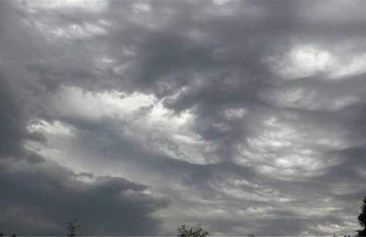 Ο Καιρός σήμερα: Κυριακή με αυξημένες νεφώσεις με τοπικές βροχές και σποραδικές καταιγίδες