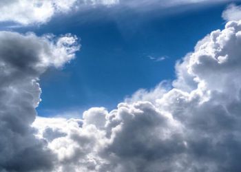 Ο Καιρός σήμερα: Νεφώσεις και υψηλές θερμοκρασίες την Παρασκευή