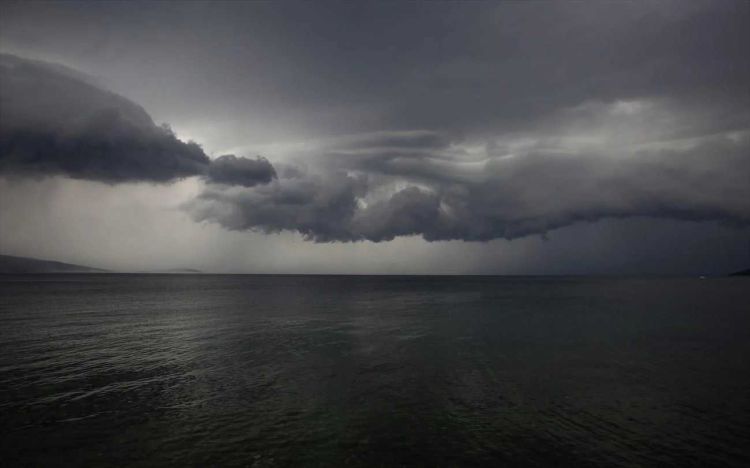 Ο Καιρός σήμερα: Παρασκευή με λίγες νεφώσεις παροδικά αυξημένες