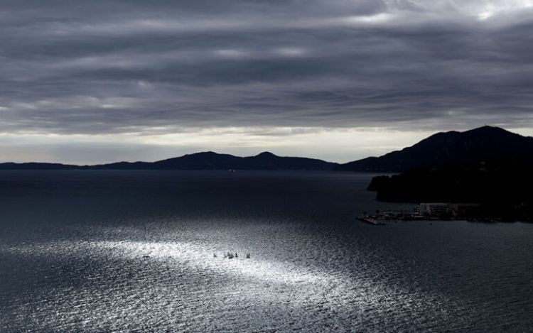 Ο Καιρός σήμερα: Τρίτη με νεφώσεις παροδικά αυξημένες και με ασθενείς τοπικές βροχές