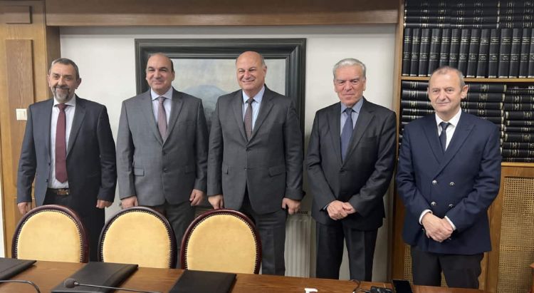 Συνεδρίασε η Επιτροπή Παραοικονομίας και Παρεμπορίου της E. Ε. Ελλάδος υπό την προεδρία του Ηλία Χατζηχριστοδούλου Στην Καρδίτσα συνεδρίασε η Επιτροπή Παραοικονομίας και Παρεμπορίου της E. Ε. Ελλάδος υπό την προεδρία του Ηλία Χατζηχριστοδούλου