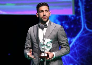 Τάσος Μπακασέτας – Η κατάθλιψη δεν είναι ταμπού, η μεγαλύτερη προσωπική νίκη είναι να βρεις τον εαυτό σου