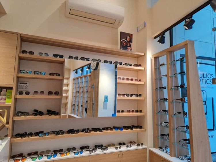 Τα γυαλιά φέτος θα είναι πεταλούδες Τα γυαλιά φέτος θα είναι πεταλούδες